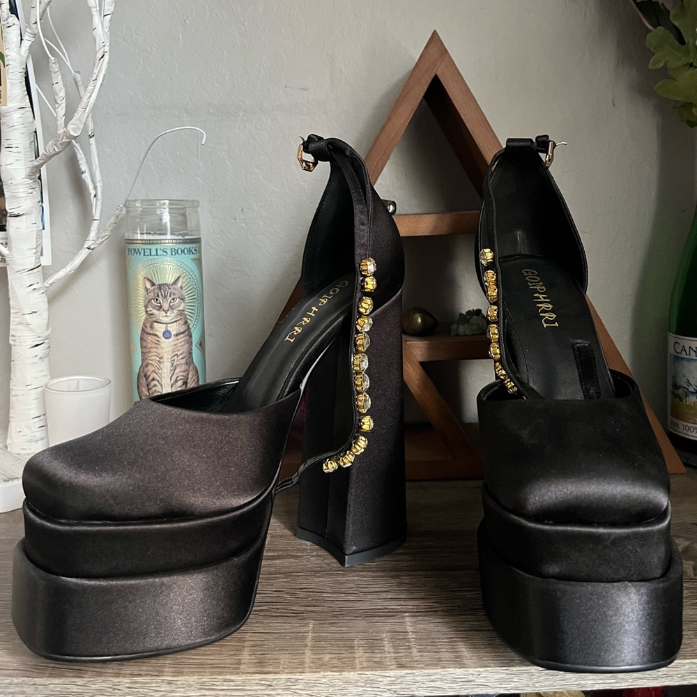 Black Extra High Platform Closed Toe Heels. Brand… - image 1